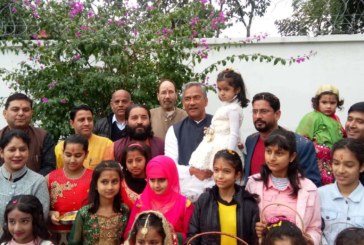 मुख्यमंत्री श्री त्रिवेंद्र सिंह रावत ने उत्तराखण्ड का पारंपरिक फूलदेई त्यौहार बच्चों के साथ मनाया