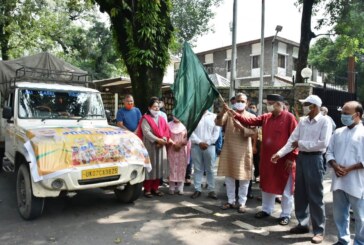 मोदी फूड्स के 10 वाहनों को हरी झण्डी दिखाकर रवाना किया