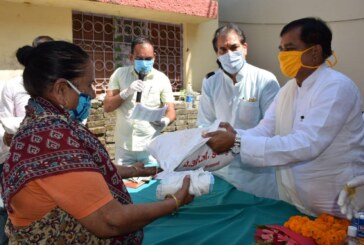 उमा भारती के स्वास्थ्य लाभ को 61 लाभार्थियों को बांटी राशन किट