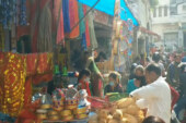 करवा चैथ को लेकर बाजार में लौटी रौनक, खिले व्यवसायियों के चेहरे