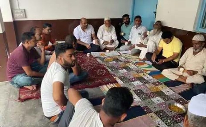 प्रस्तावित कूड़ाघर के विरोध में ग्रामीणों ने की बैठक  