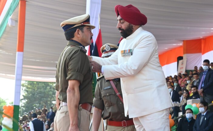 सराहनीय सेवा पर राष्ट्रपति पुलिस पदक से सम्मानित हुए डीआईजी डा.योगेंद्र सिंह रावत