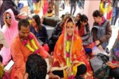 विदेशी जोड़े ने लिए गंगोत्री धाम में हिंदू रीति रिवाज से 7 फेरे