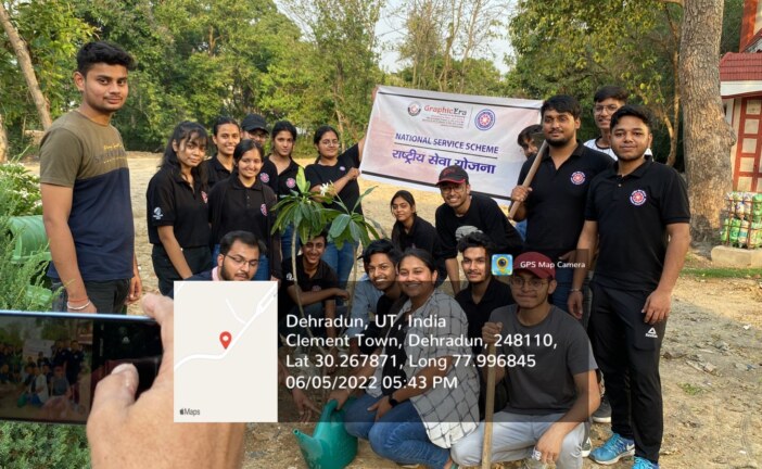 आज विश्व पर्यावरण दिवस के उपलक्ष में ग्राफिक एरा डीम्ड विश्वविद्यालय की राष्ट्रीय सेवा योजना इकाई द्वारा आयोजित किया गया वृक्षारोपण कार्यक्रम