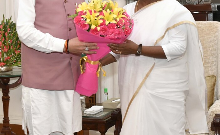 मुख्यमंत्री श्री पुष्कर सिंह धामी ने राष्ट्रपति श्रीमती द्रौपदी मुर्मू जी से राष्ट्रपति भवन में शिष्टाचार भेंट की