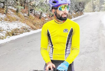साइकिल चालक आदिल तेली ने लेह-मनाली के बीच विश्व रिकॉर्ड को तोड़ा