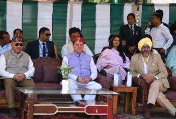   मुख्यमंत्री श्री पुष्कर सिंह धामी ने  सैनिकों, भूतपूर्व सैनिकों तथा उनके परिजनों के साथ दीपावली पर्व मनाया