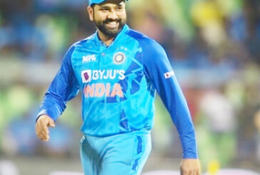 ओवरों में गेंदबाजी और बल्लेबाजी करना बेहद कठिन लेकिन हमें सुधार करना होगा: रोहित