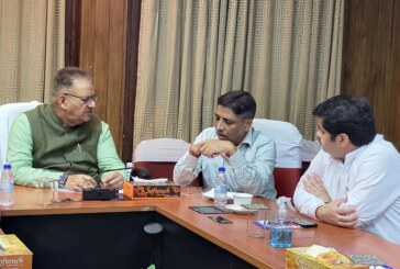 नई दिल्ली में कृषि मंत्री गणेश जोशी ने राष्ट्रीय बागवानी मिशन के कमिश्नर के साथ की बैठक