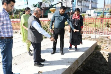 सचिव ने हल्द्वानी मै हो रहे निर्माण कार्यों का निरीक्षण कर अधिकारियों को आवश्यक दिशा निर्देश दिये