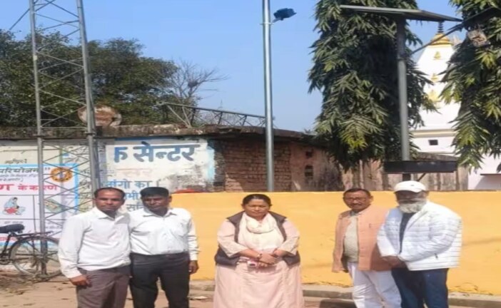 हरिद्वार  क्षेत्र के गांव भट्टीपुर व बादशाहपुर में हरिद्वार ग्रामीण विधायक अनुपमा रावत ने ऊर्जा लाइटों को लगवाकर कार्यों का शुभारंभ किया।