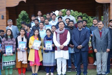 मुख्यमंत्री ने  किए 35 सहायक समाज कल्याण अधिकारियों तथा 03 छात्रावास अधीक्षकों को  नियुक्ति-पत्र प्रदान  