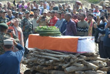 मणिपुर नक्सली हमले में शहीद कमल भाकुनी का सैन्य सम्मान के साथ हुआ अंतिम संस्कार, नम आंखों से दी विदाई